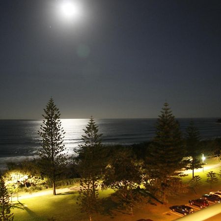Wyuna Beachfront Holiday Apartments Gold Coast Kültér fotó