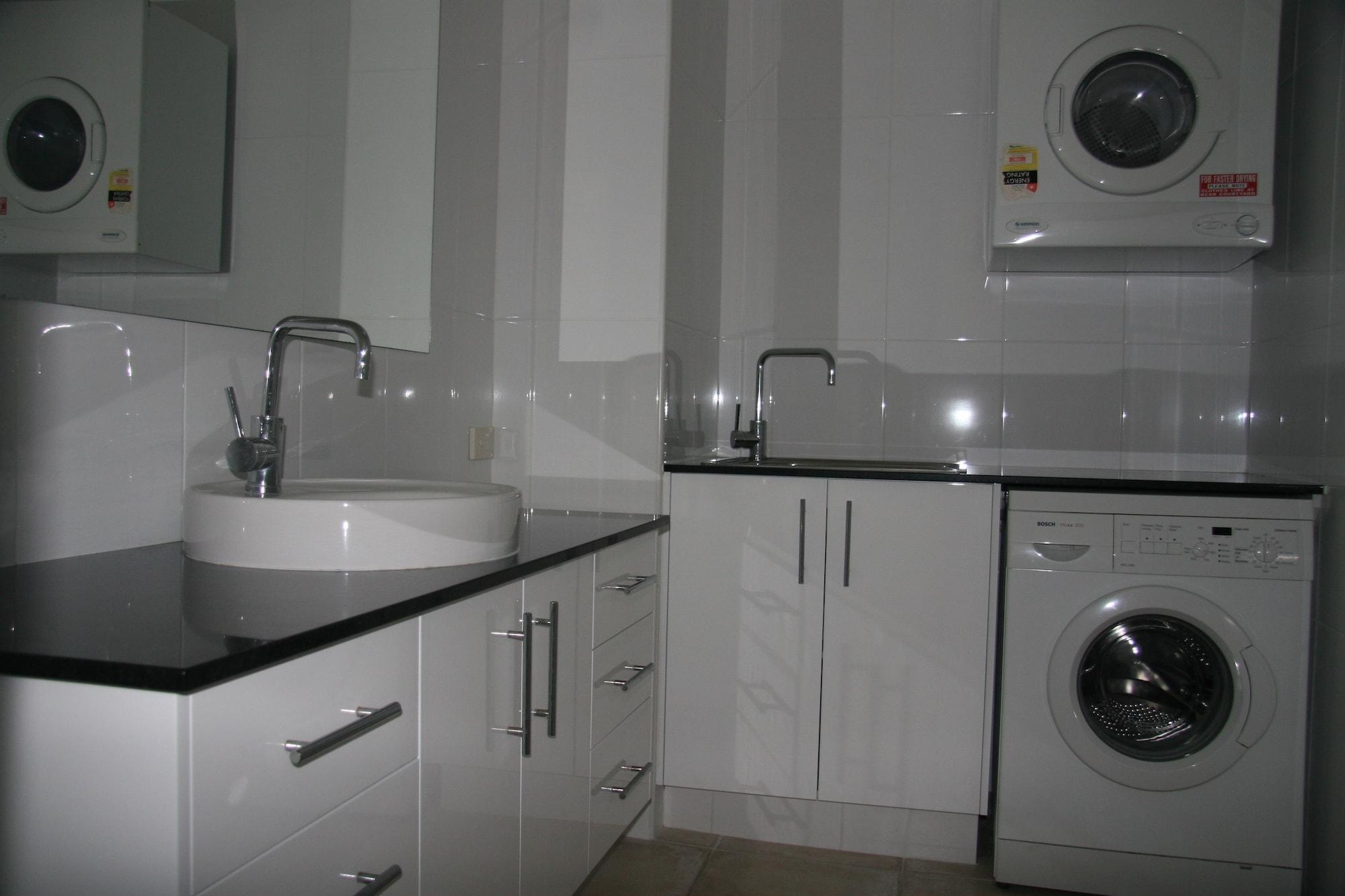 Wyuna Beachfront Holiday Apartments Gold Coast Kültér fotó