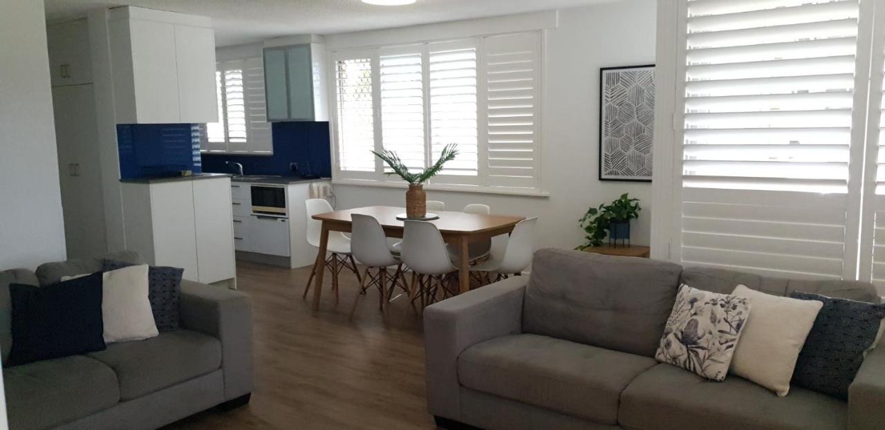 Wyuna Beachfront Holiday Apartments Gold Coast Kültér fotó